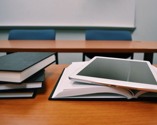 Faculty Grants and Scholarships For One Mothers - Price-free {Dollars} For Educational Charges!