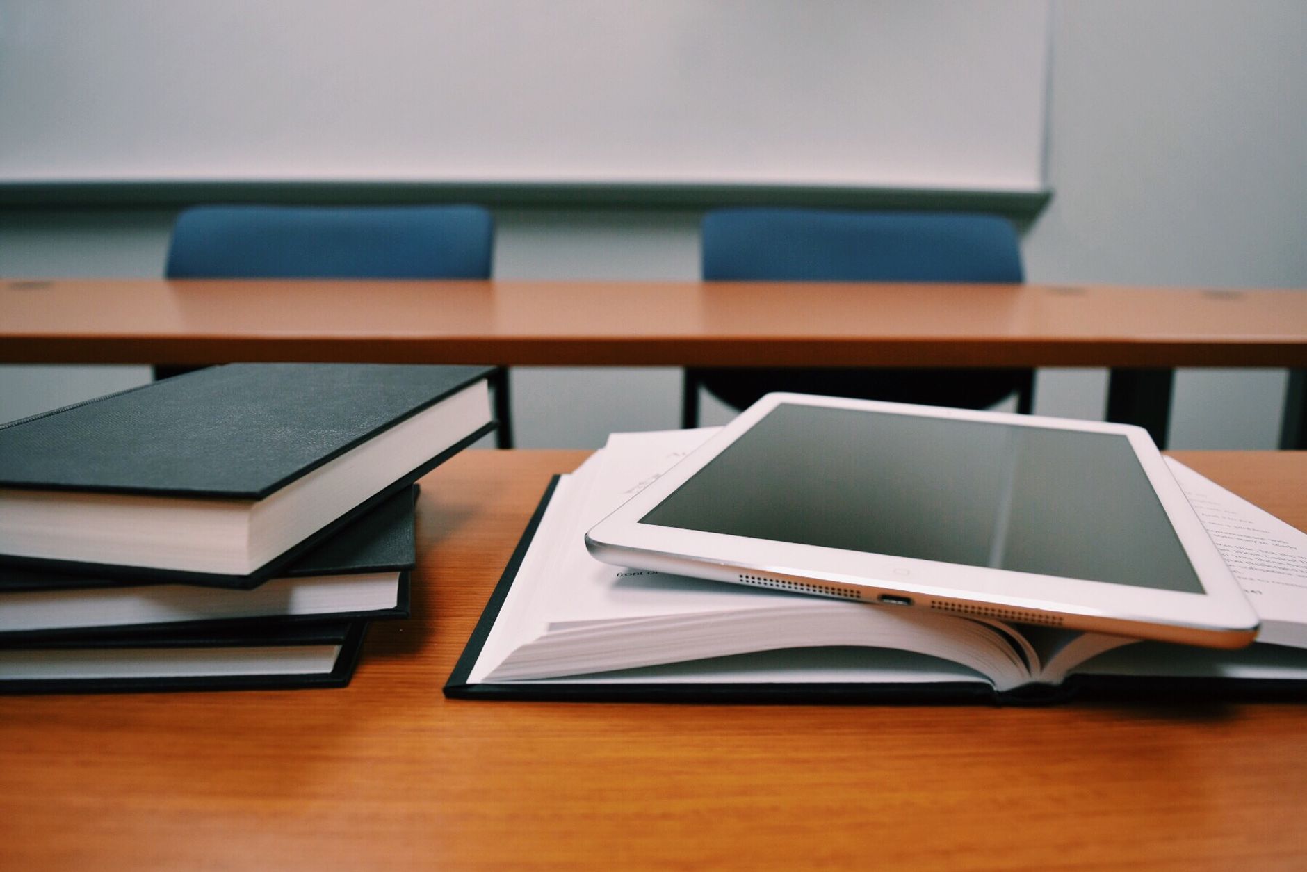 Faculty Grants and Scholarships For One Mothers - Price-free {Dollars} For Educational Charges!